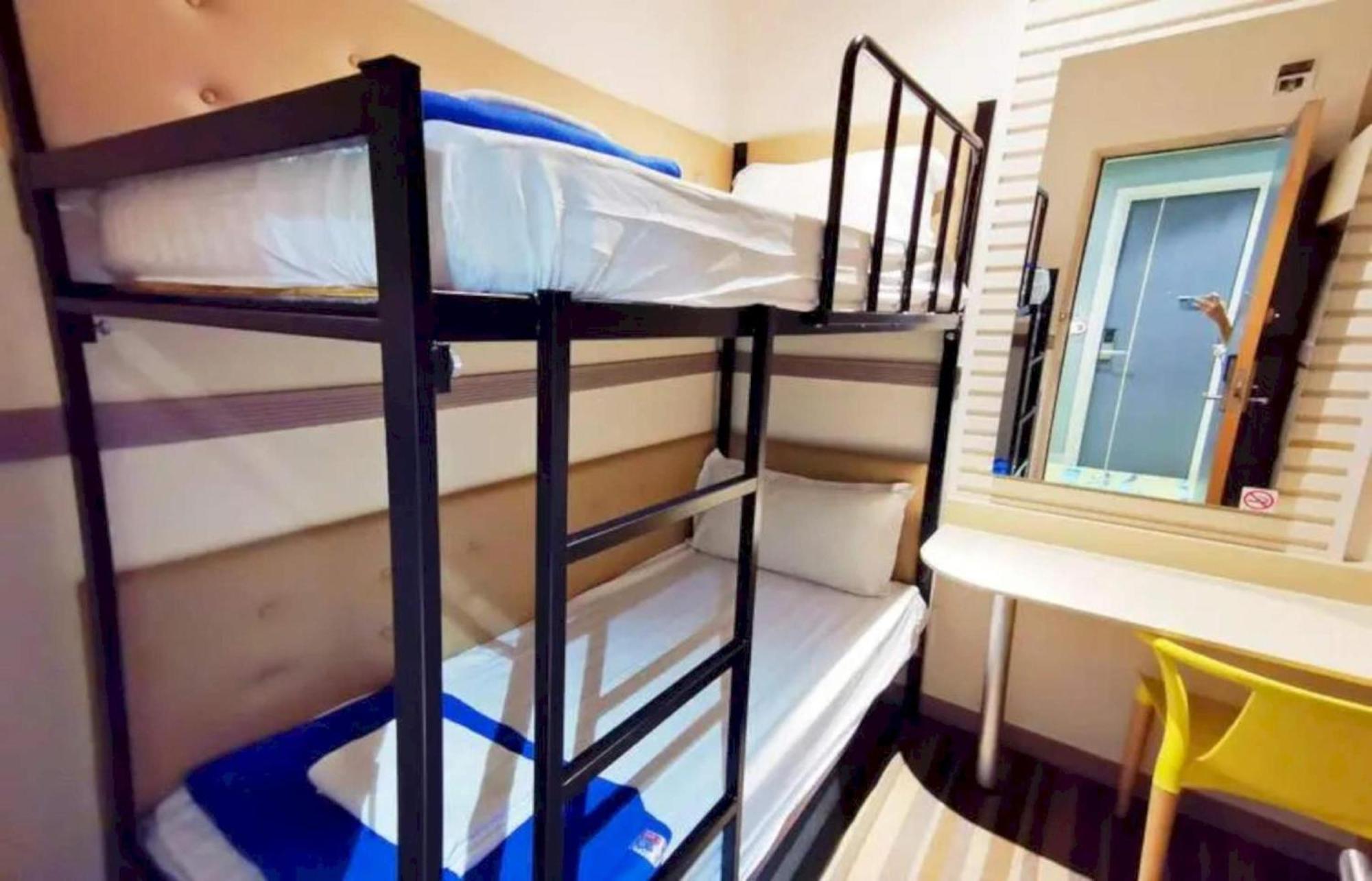 Capital O 75451 Podstel Hostel 방콕 외부 사진