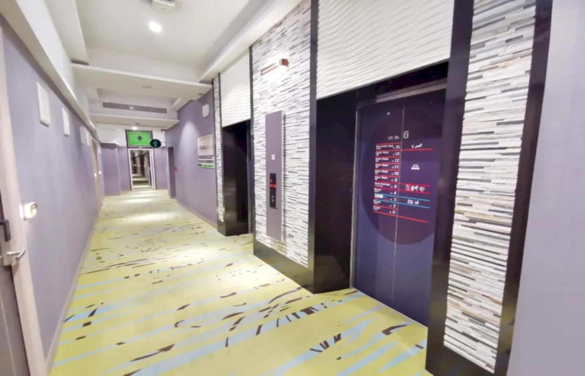 Capital O 75451 Podstel Hostel 방콕 외부 사진