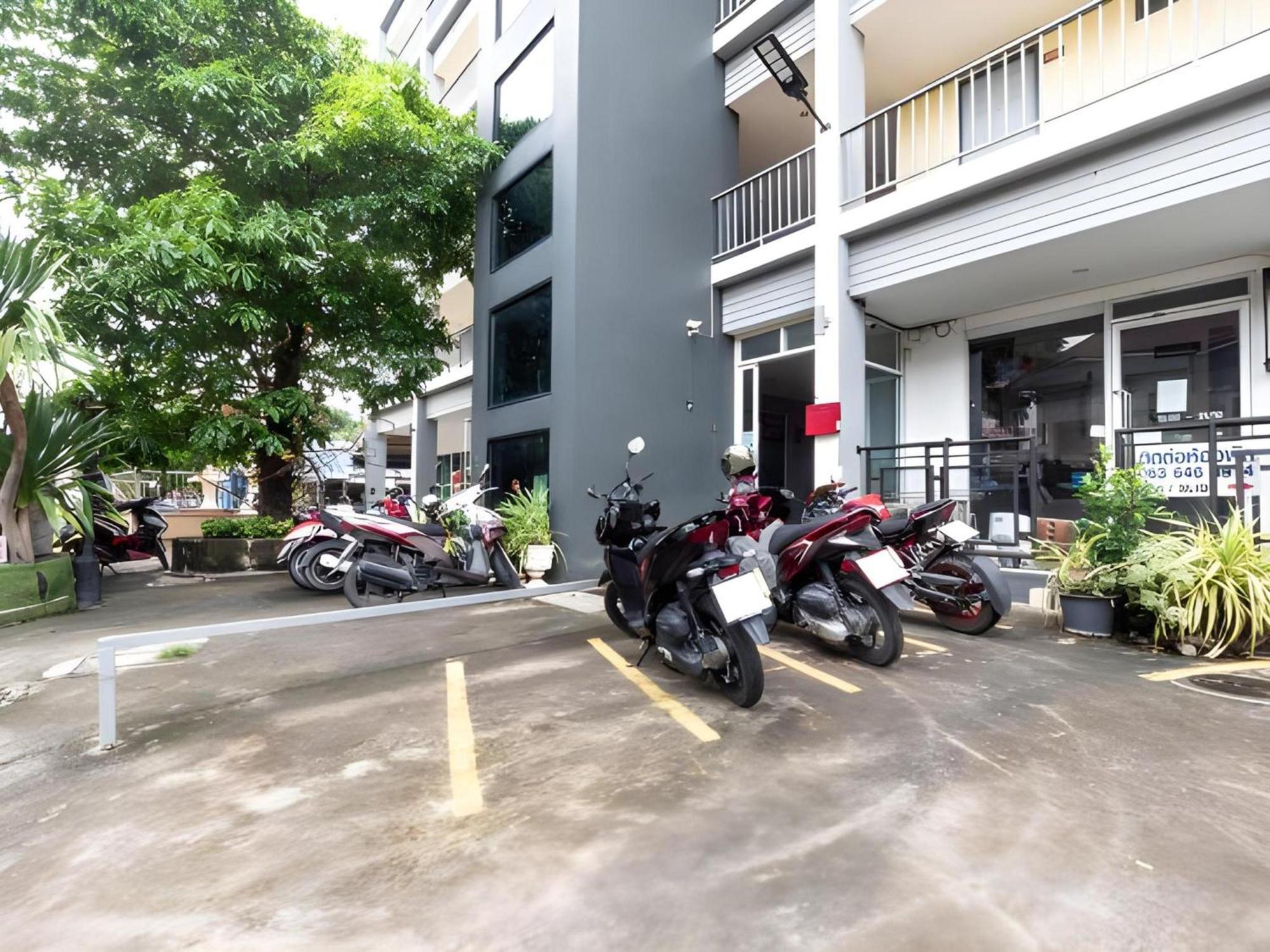Capital O 75451 Podstel Hostel 방콕 외부 사진